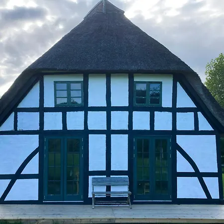 Timbered House In The Woods Near Holstenshuus Casa de Férias *